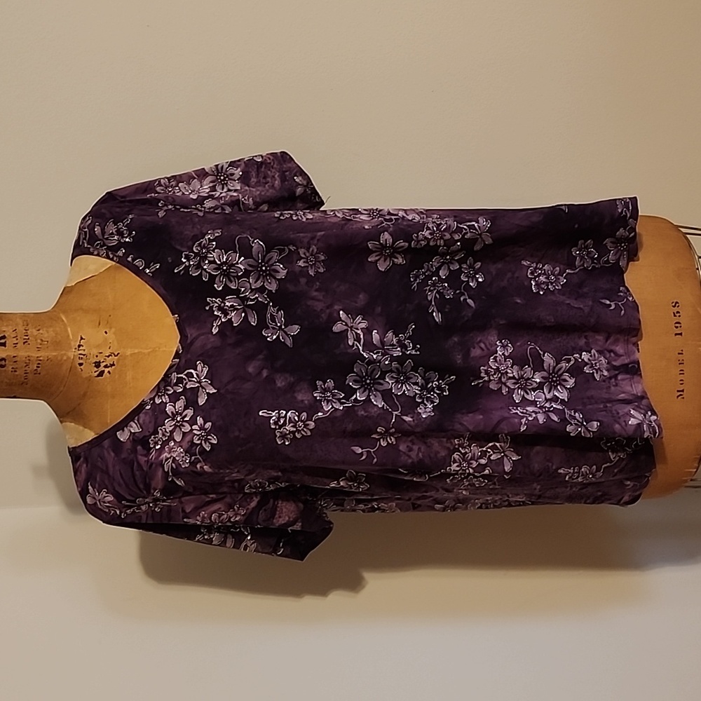 Ladies top purple, floral